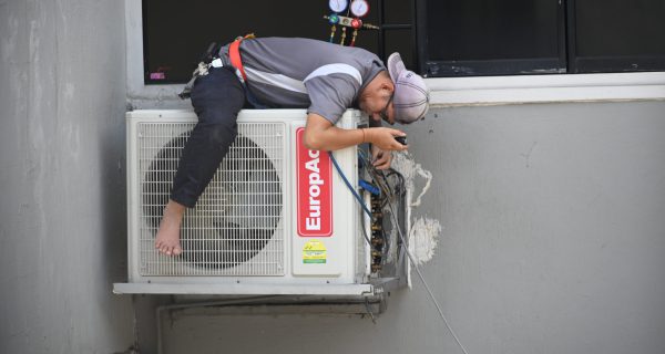 how to clean an air conditioning unit